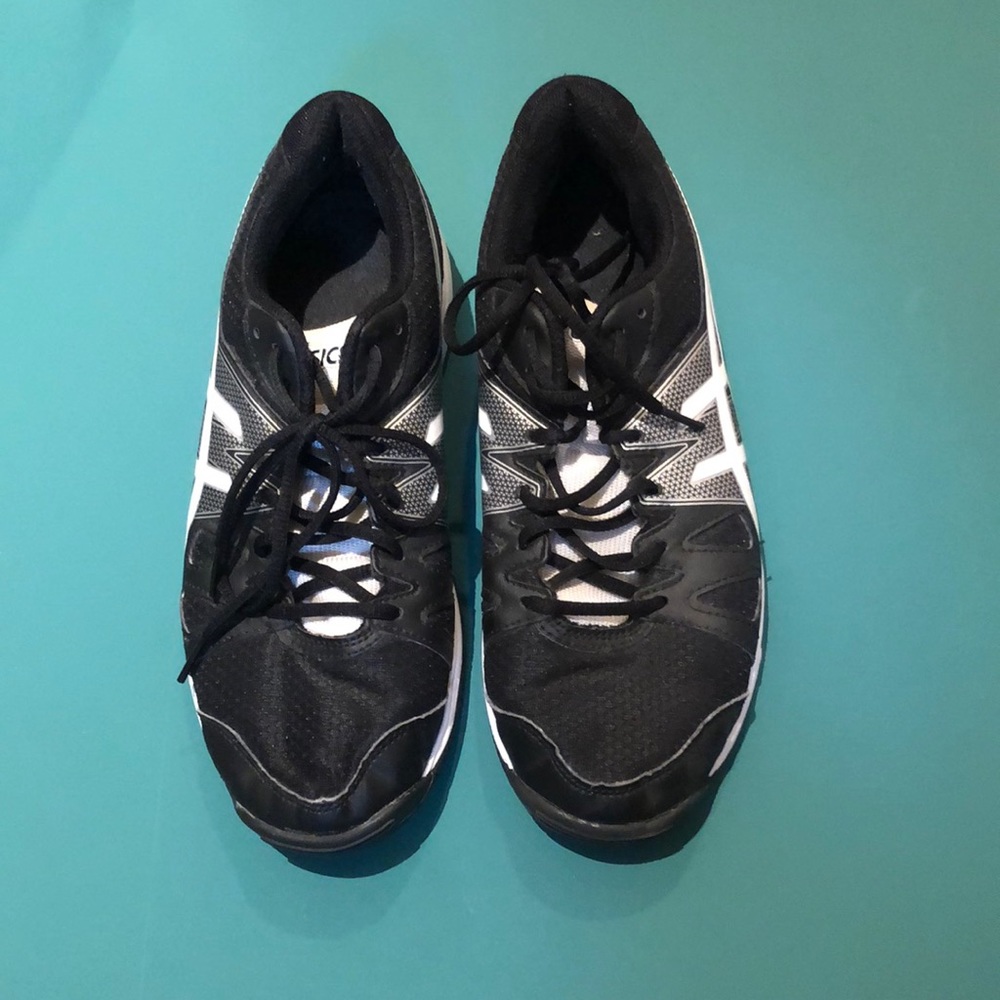 ASICS women’s court shoes black